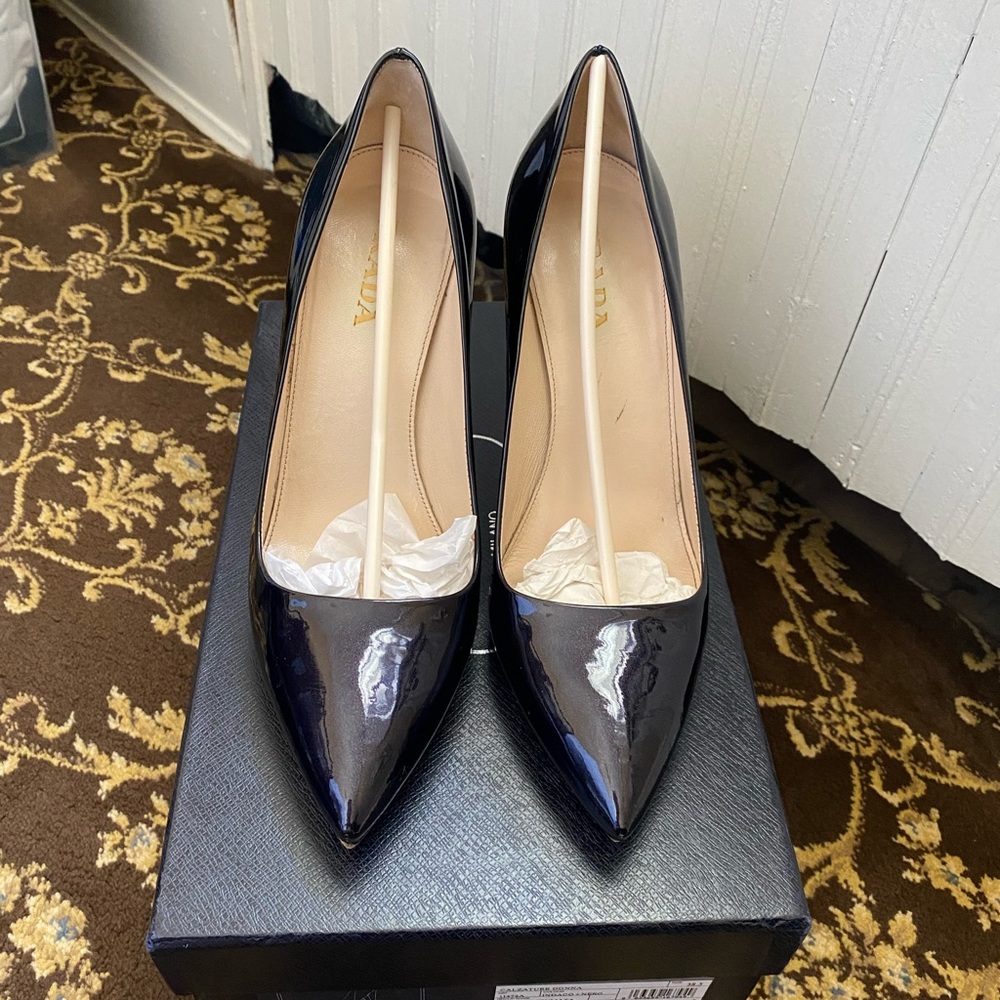 PRADA 1I472AF100 BLACK NAVY PATENT PUMPS 38.5